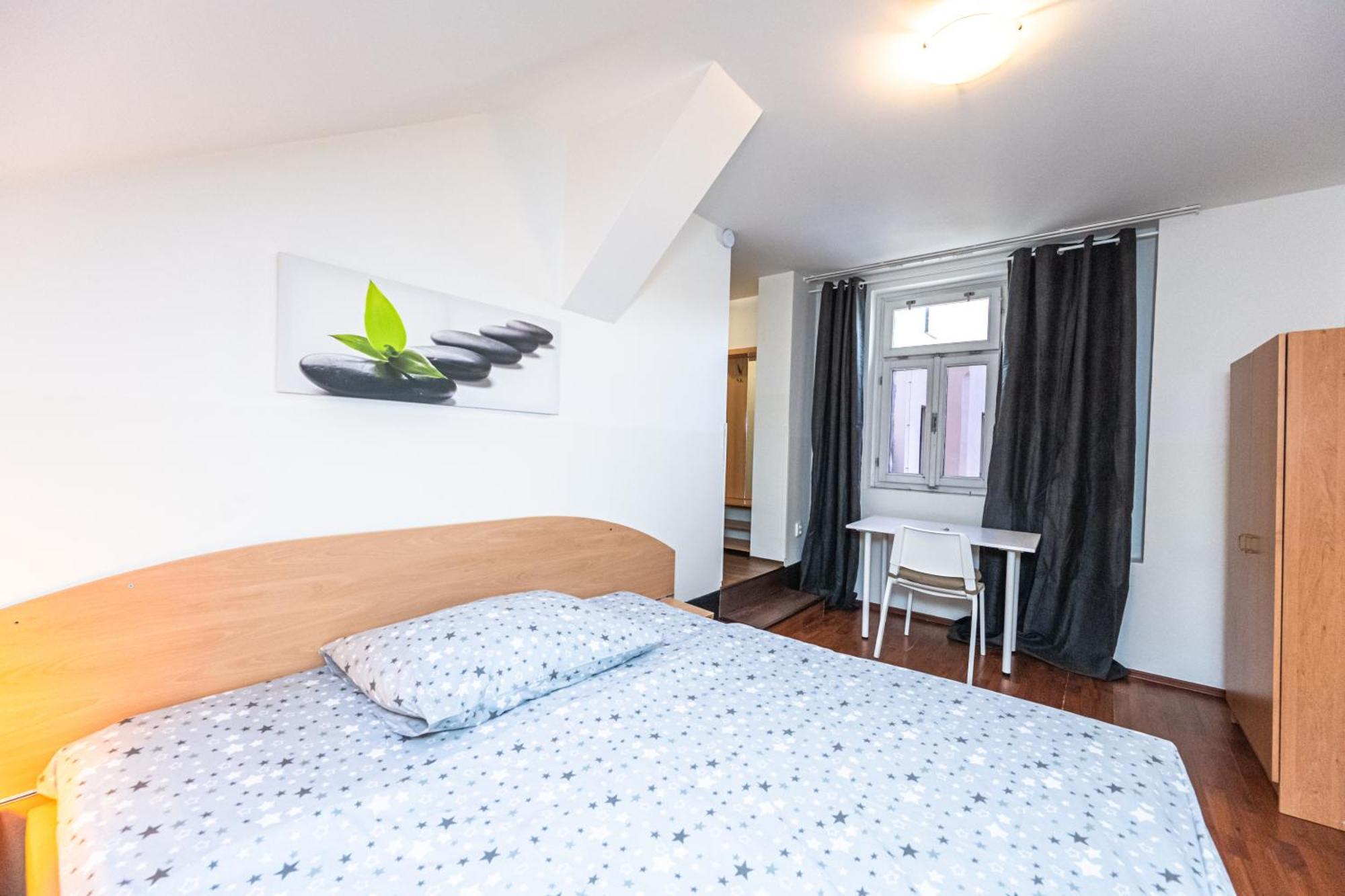 Apartments Kamenicka 23 Prag Exterior foto